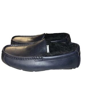 Koolaburra by UGG Men's Tipton Slippers Size 8 Navy Blue Faux Fur Slip On EUC